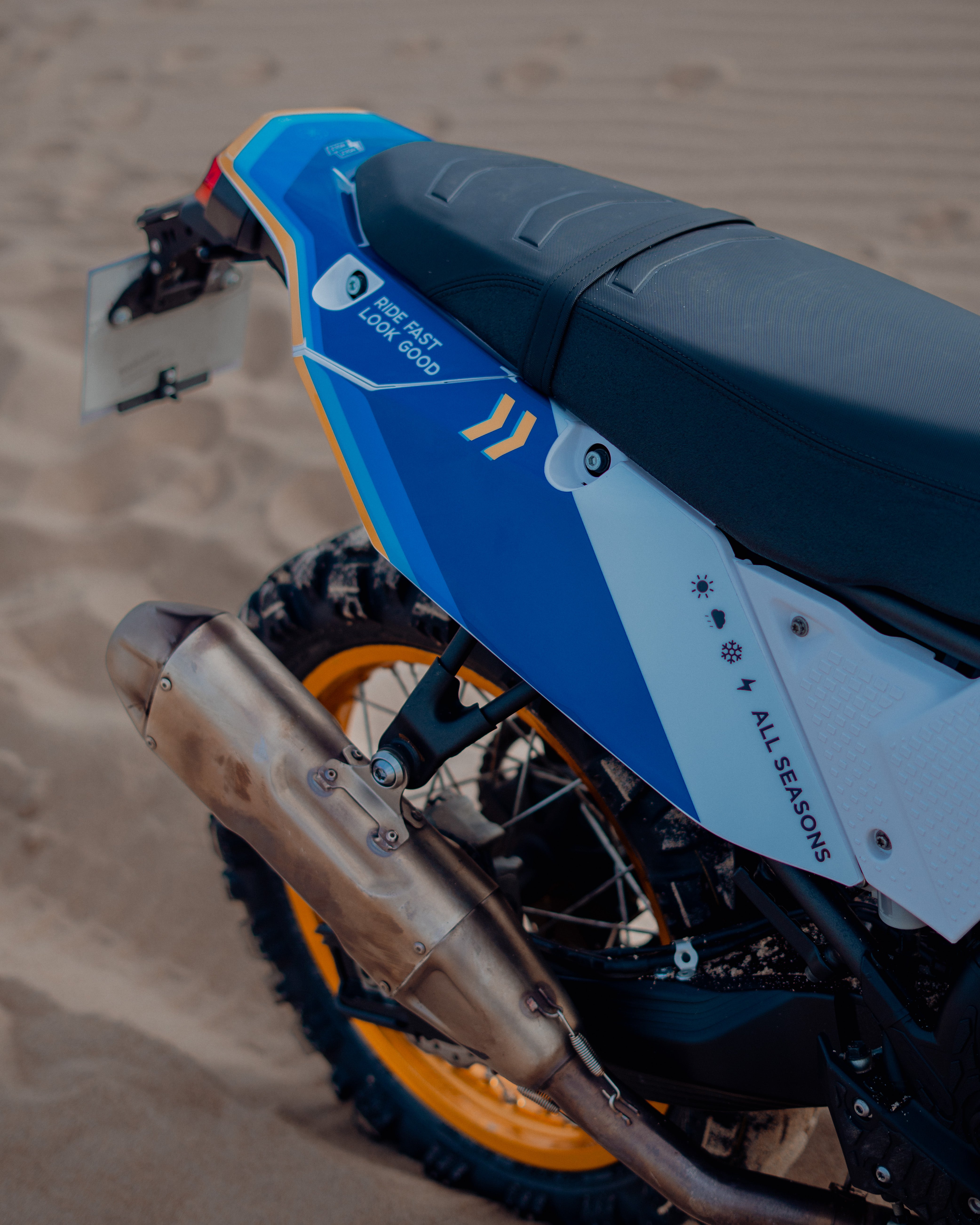 Baja kit white / blue