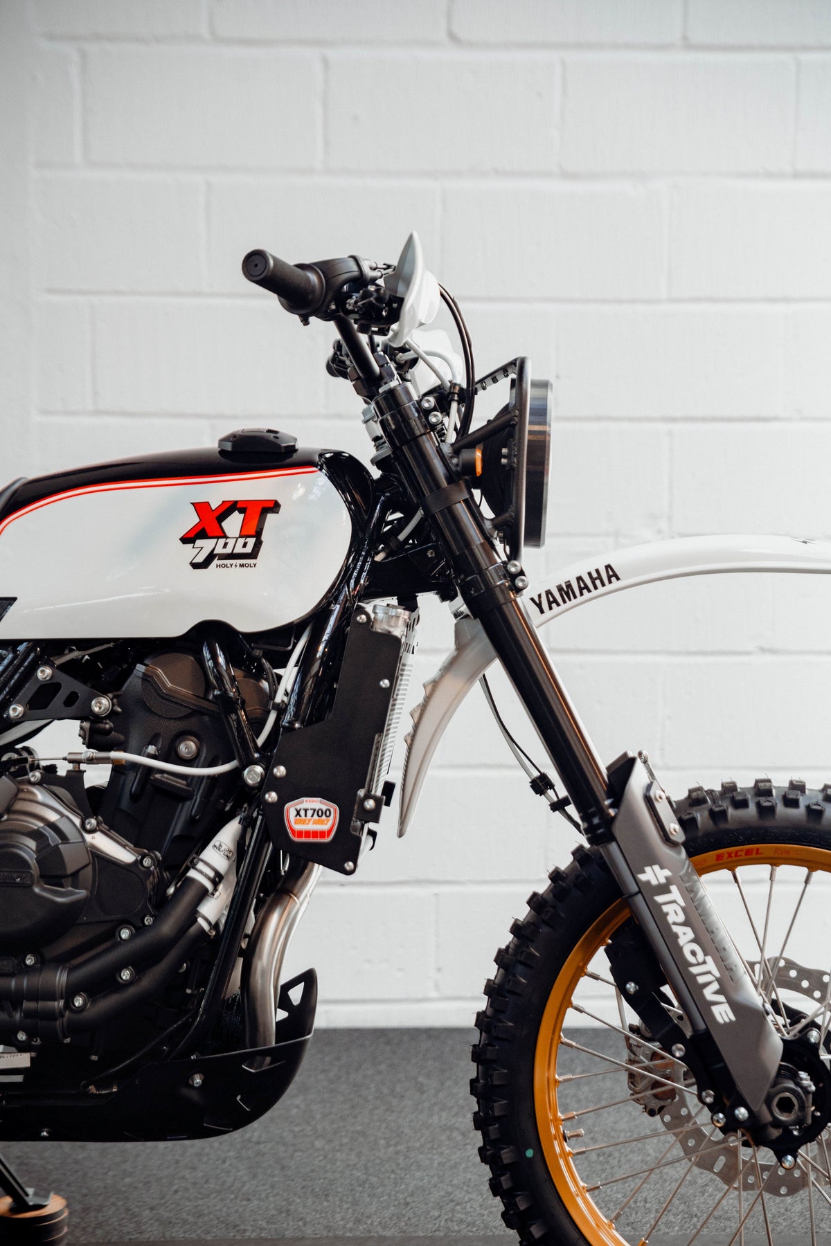 YAMAHA XT700