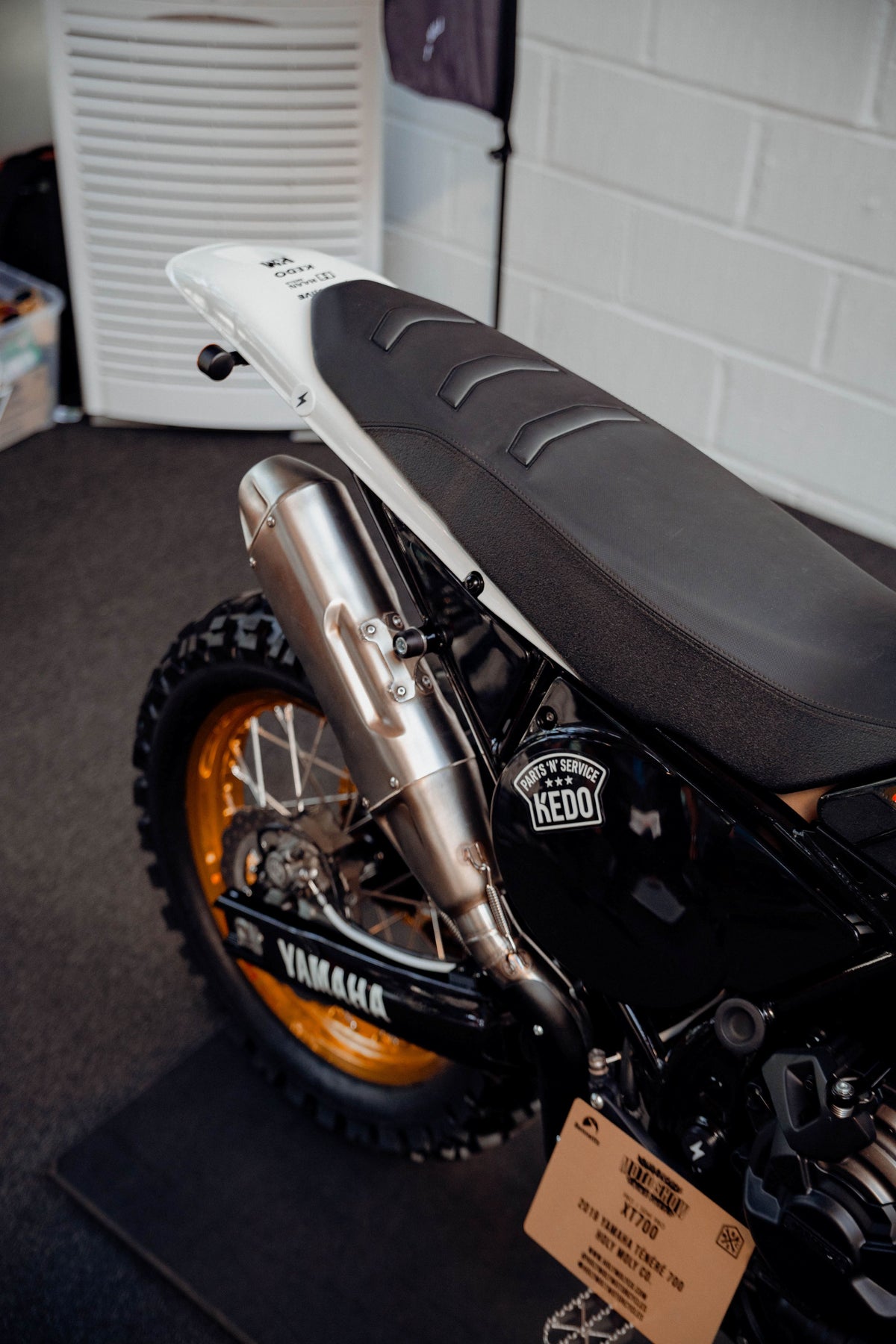 YAMAHA XT700