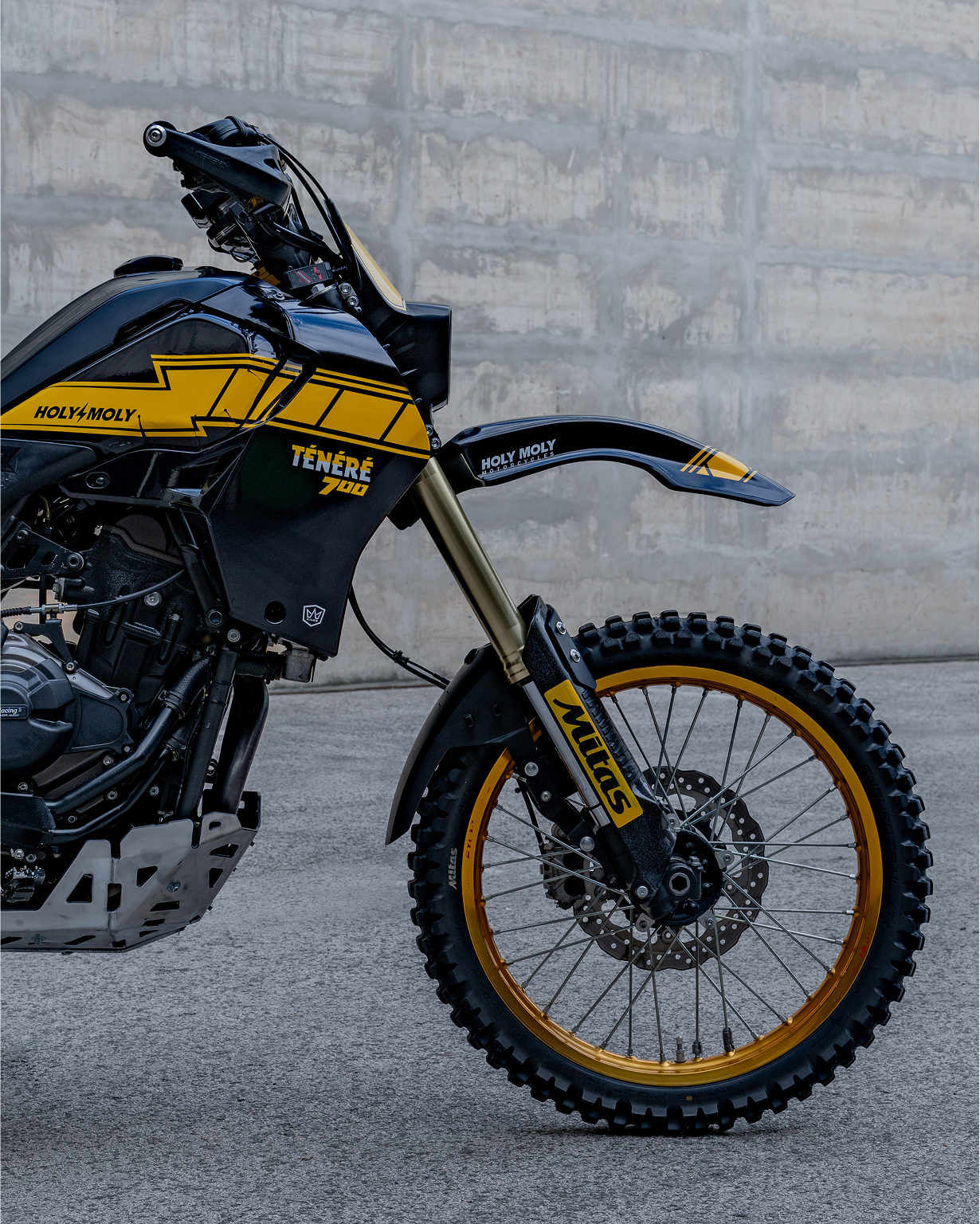DT Black