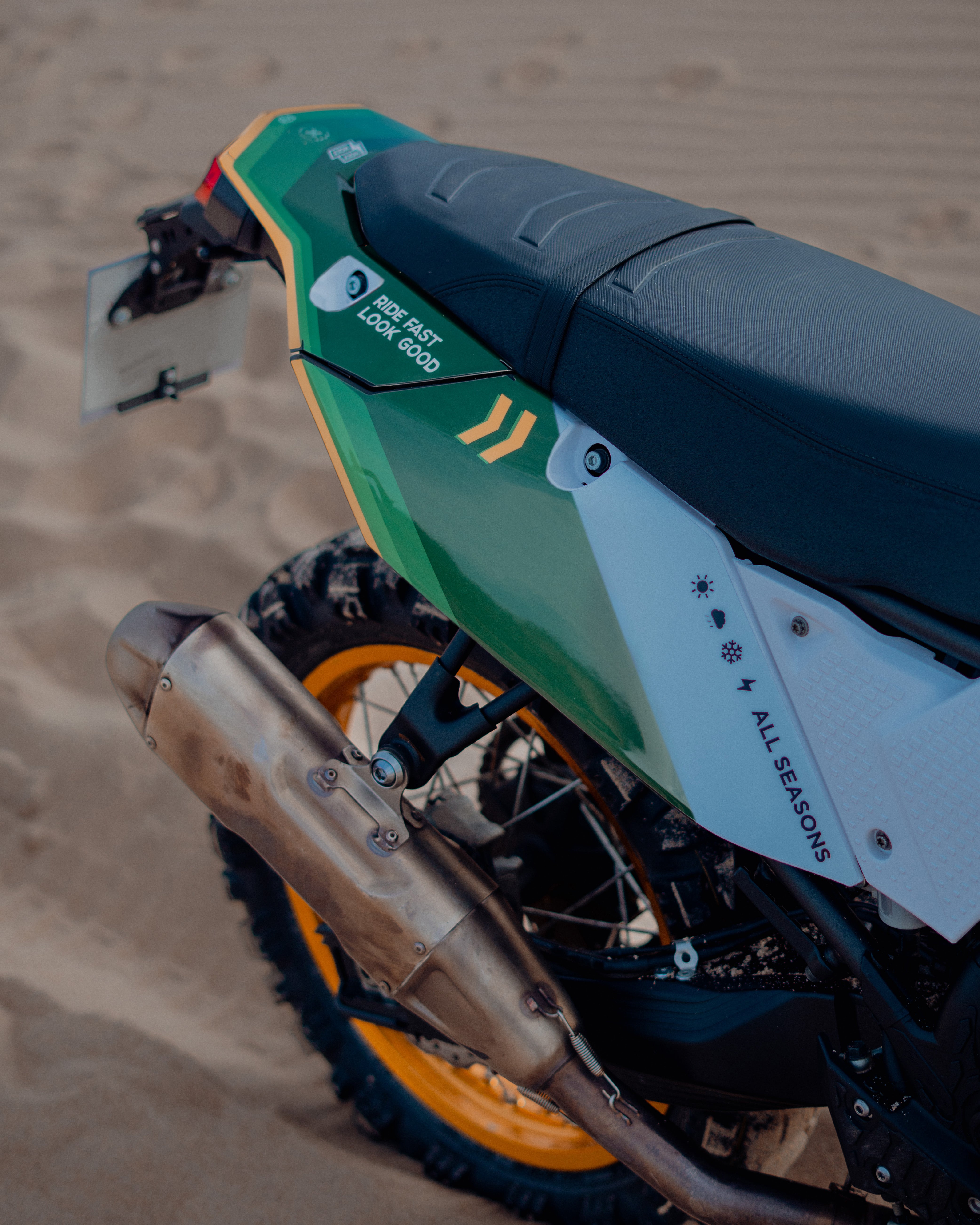 Baja kit white / green